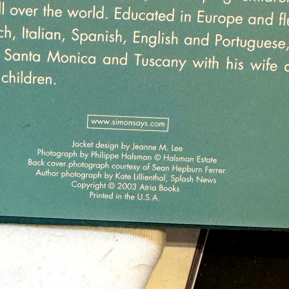 📚Collectors Edition #1003 - Audrey Hepburn, An Elegant Spirit - Hard Cover Book - Picture 16 of 16